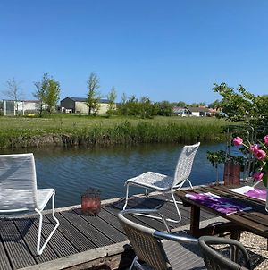 Ferienpark Vislust Ferienhaus Balu mit eigenem Steiger zum angeln Ijsselmeer Niederlande Wervershoof Exterior photo