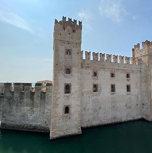 Ferienwohnung Castello Mavino Sirmione Exterior photo