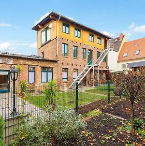 Cosy Apartment In Naumburg With Fenced Garden And Terrace Exterior photo