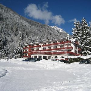 Chalet Hotel La Sapiniere Chamonix Exterior photo