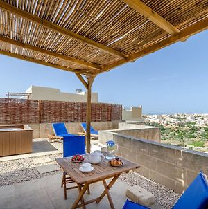 Ferienwohnung Gozo Penthouse With Private Rooftop Jacuzzi, Terrace + Views Xagħra Exterior photo
