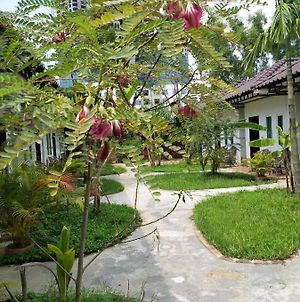 Hotel Lakshmi Bungalow Sihanoukville Exterior photo