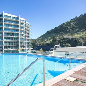 Ferienwohnung Superb Elevated Views Of Harbour With Heated Pool, Gym & Parking Mount Maunganui Exterior photo