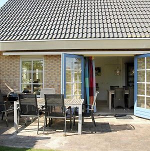 Attractive Detached Holiday Home In Small Scale Holiday Park Schoorl Exterior photo