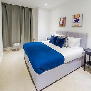 Absolute Stays At The Ziggurat - Close To London - Near Luton Airport - St Albans Abbey Train Station - St Albans Cathedral - Harry Potter World - Free Wifi - Contractors - Corporate Exterior photo