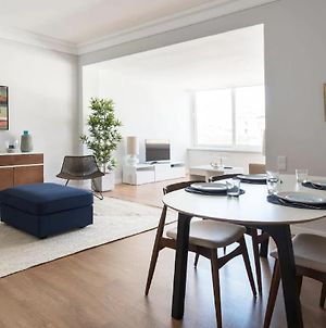 Elegant And Bright Apartment In Estoril Exterior photo