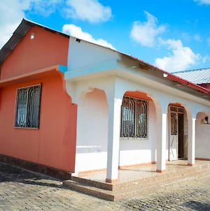 Mkoani Guest House Exterior photo