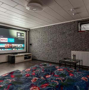 Home Cinema Kassel With Netflix And Disney Exterior photo