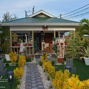 Leo'S Petit Villa Annex Insel Insel Praslin Exterior photo