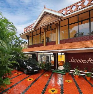 Hotel Jasmine Palace Kovalam Exterior photo