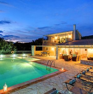 Luxurious Villa With Private Pool And Sea View Kassiopi Exterior photo