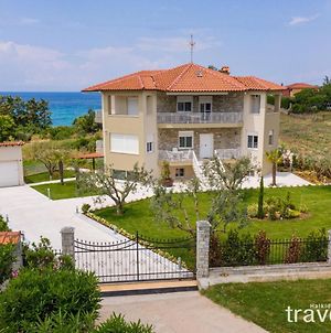 Villa Zeria By Travelpro Services- Nea Potidaia Halkidiki Nea Potidea Exterior photo