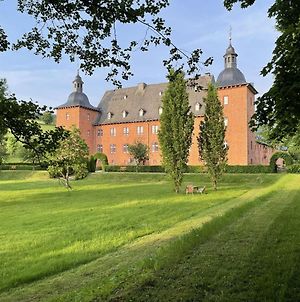 Ferienwohnungen Jagdschloss Adolphsburg Kirchhundem Exterior photo