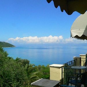 Room In Bb - Apraos Bay Hotel In Kalamaki Beach- A Peaceful Area With Great Sea View Exterior photo