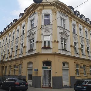 Ferienwohnung Asian Hospitality; Offer Near Imperial Palace Wien Exterior photo