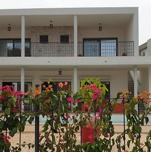 Bed and Breakfast Amour Senegal Ngaparou Exterior photo