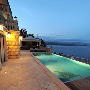 Villa Isabella - Luxury With Style Right Next To The Beach, Private Pool And Sea View Opatija Exterior photo
