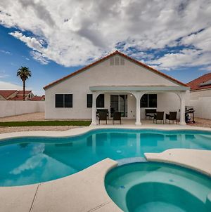 Luxurious House With A Pool, Spa, And Patio, Sleeps 6 Comfortably Las Vegas Exterior photo