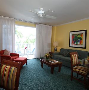 Grand Cayman Beach Suites Seven Mile Beach Exterior photo