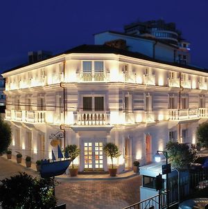 Giulia Albergo Hotel Durrës Exterior photo