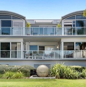 Modern Beach Apartment With Pool & Location Mount Maunganui Exterior photo
