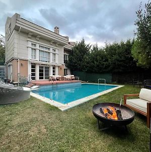 Private Villa Near The Sea,4+1,Pools,Sauna,Jacuzzi Istanbul Exterior photo