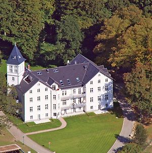 Ferienwohnung Traumurlaub im Schloss Hohen Niendorf Bastorf Exterior photo