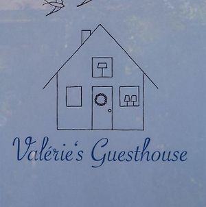 Valerie'S Guesthouse Feldolling Exterior photo