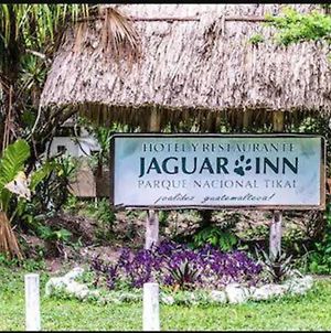 Hotel Jaguar Inn Tikal Exterior photo