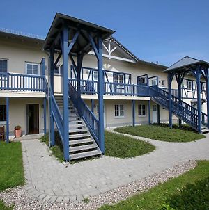 Villa Landhaus Kaiser zum Strande Bastorf Exterior photo
