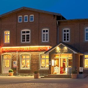 Hotel Restaurant am Rathaus Schönberg in Holstein Exterior photo