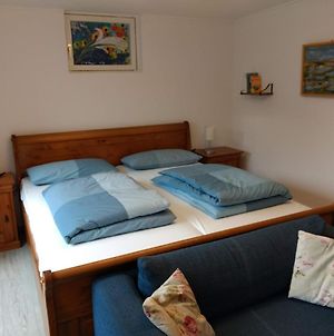 Ruhige, gemütliche 1-Zimmer Gartenwohnung für 2 Erwachsene und 2 Kinder Lübeck Exterior photo