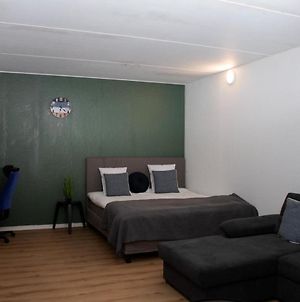 Entire Apartment Malmö 2 Bedrooms-Tv Lounge-Balcony Exterior photo