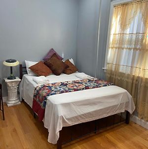 A Lovely Room In Queens New York Exterior photo