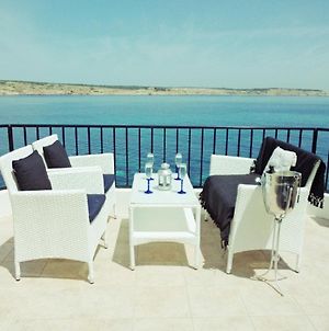 Ferienwohnung Sea Front Flat, Terrace & Panoramic Ocean Views Mellieħa Exterior photo