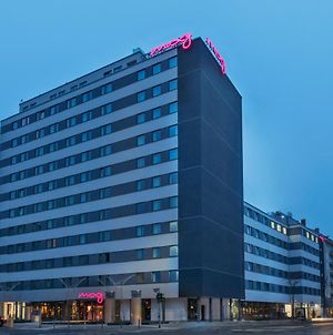Hotel Moxy Duesseldorf City Düsseldorf Exterior photo