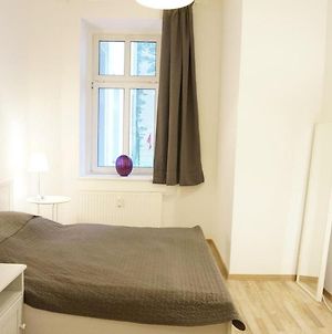 Central 2 Bedroom Flat For Families & Calm Guests Berlin Exterior photo
