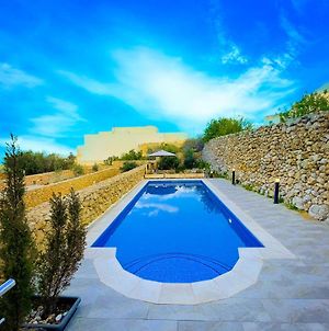 Si-Ku Holiday Home With Private Pool And Hot Tub Xagħra Exterior photo