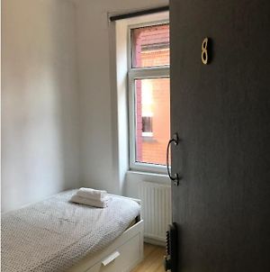 Single room with underbed 8 London Exterior photo