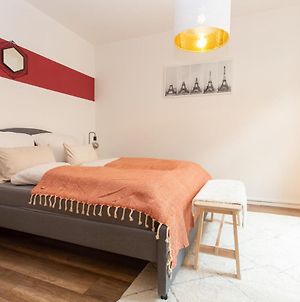 Full House Studios - Little Paris Apartment - Nespresso + Wifi Inkl. Halle  Exterior photo