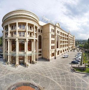 Hotel Royal Tulip Almaty Exterior photo