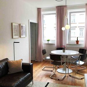 Charmant Leben im Textilviertel - stilvolle Wohnung - zentral und ruhig Augsburg Exterior photo