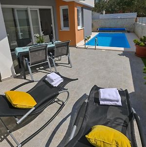 Apartment Funtastic With Private Heated Pool Novalja Exterior photo
