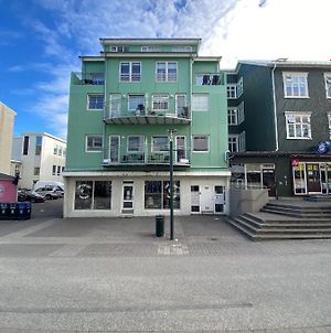 H100 Lovely 1-Bedroom Apartment On The Main Street Akureyri Exterior photo