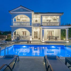 Luxury Villa Vanato & Pool Koukounariá Exterior photo