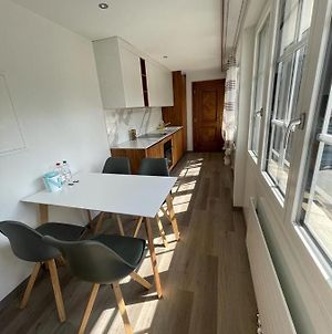 Moderne einzigartige Wohnung in Altdorf Exterior photo