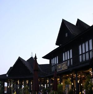 Sky Lake Inle Resort Nyaung Shwe Exterior photo