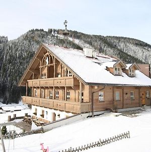 Ferienwohnung Lovely Mansion In Filzmoos With Ski Storage Exterior photo