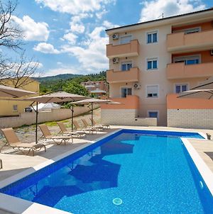 Amazing Apartment In Opric With Outdoor Swimming Pool, Wifi And 1 Bedrooms Exterior photo
