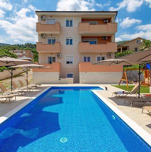 Nice Apartment In Opric With Outdoor Swimming Pool, Wifi And 1 Bedrooms Exterior photo